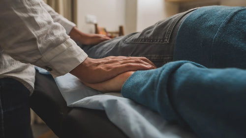 Les cinq éléments de la médecine chinoise illustrant les relations entre organes, émotions et saisons.